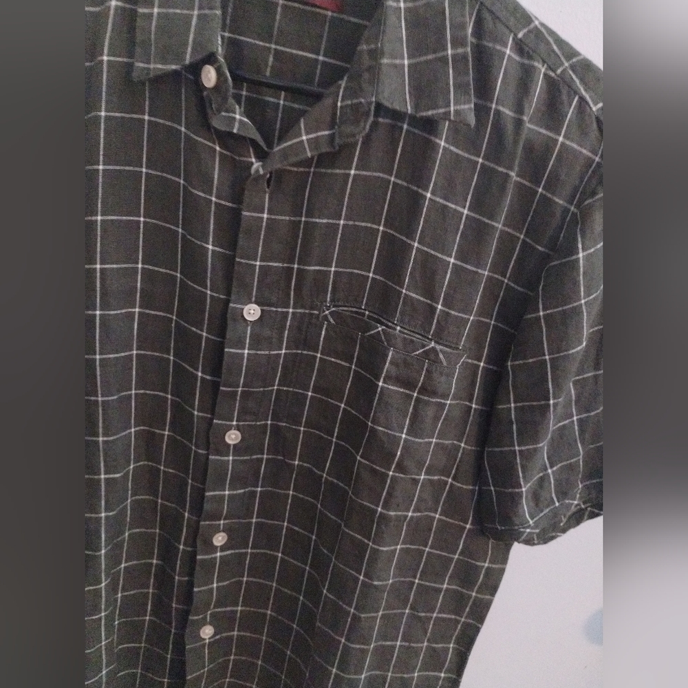 Short sleeve button down - Picture 2 of 3